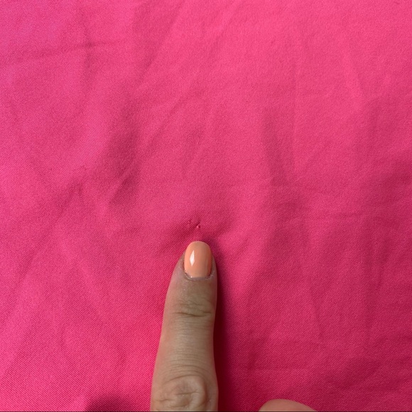 ⚠️SOLD⚠️Under Armour Pink Loose Fit Racerback Tank - Picture 3 of 6